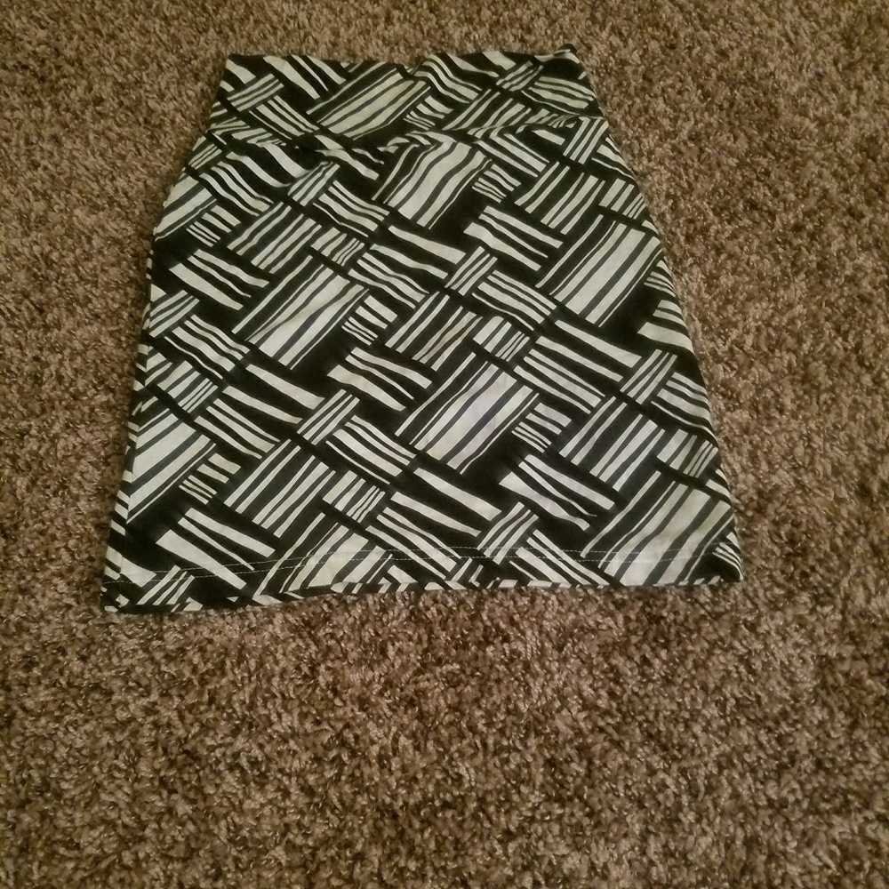 Geometric Mini Skirt