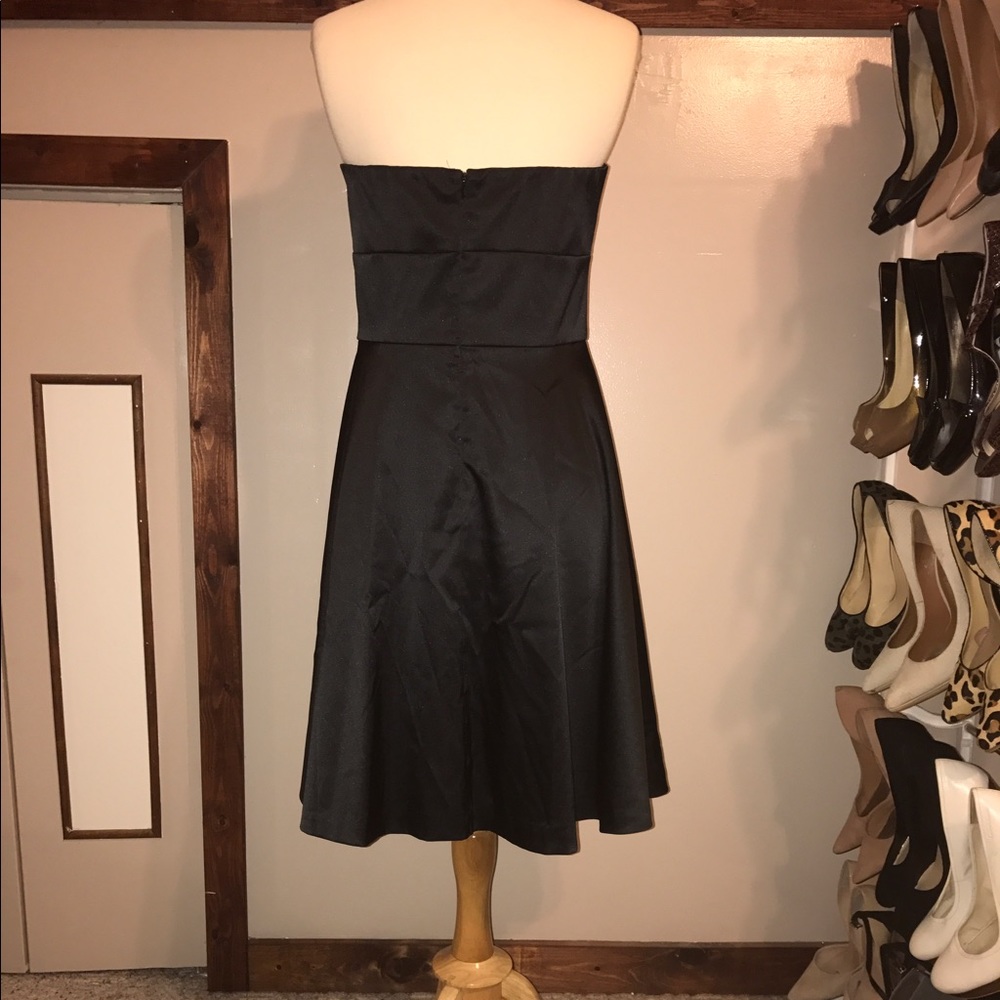 White House Black Market Fit & Flare Strapless 👗 - Picture 3 of 4