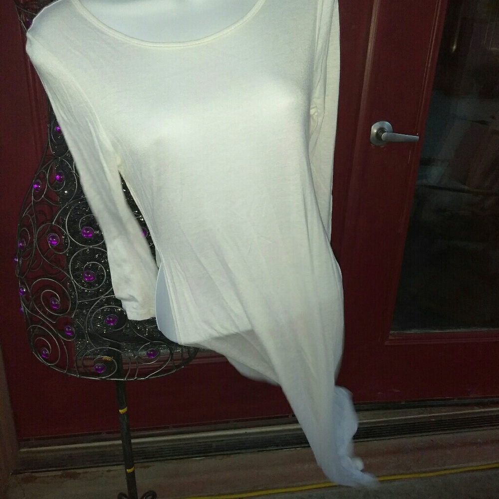 Guess - Picture 2 of 4