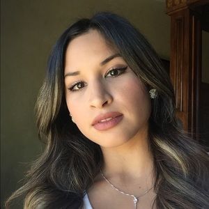 Meet your Posher, Lucia