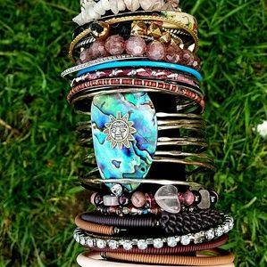 50  bracelets
