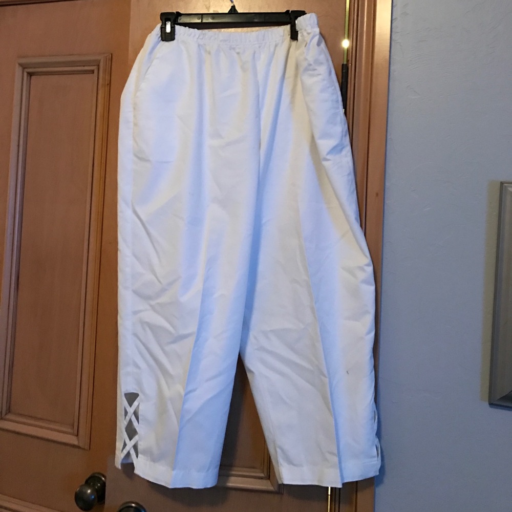 White Capri pant