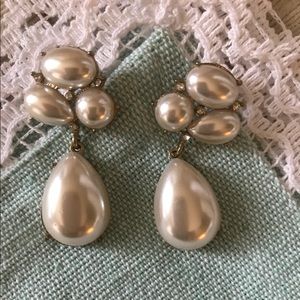 Pearl stone w/gold drop earring