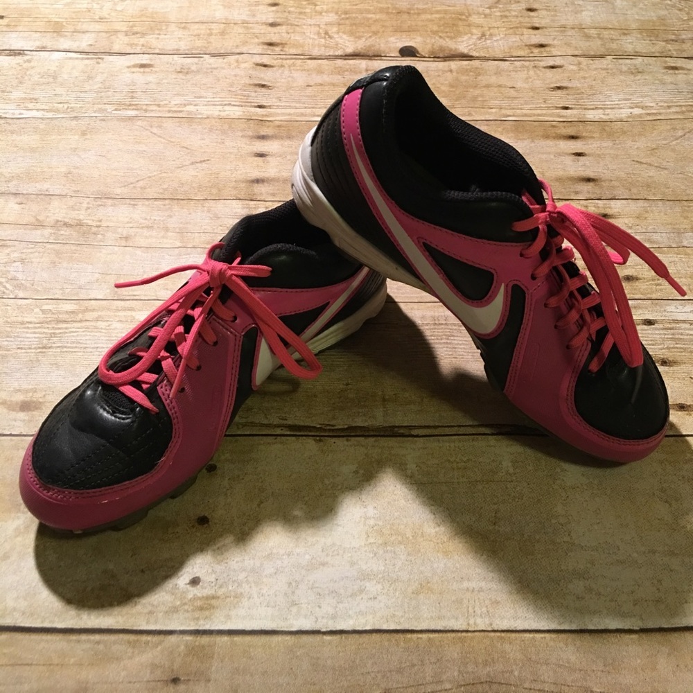 NIKE Girls Softball Cleats