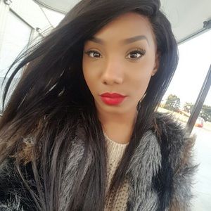 Meet your Posher, Desiree