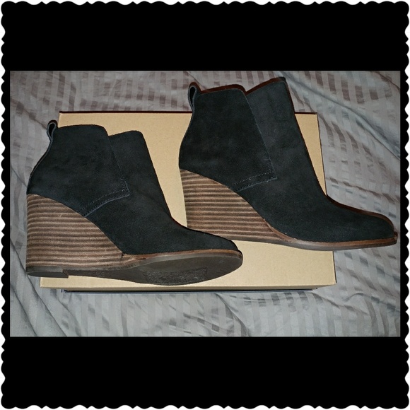 🚫SOLD🚫 🎉HP❗ 7/24/2017🎉🌸 LUCKY: WEDGES - Picture 2 of 7