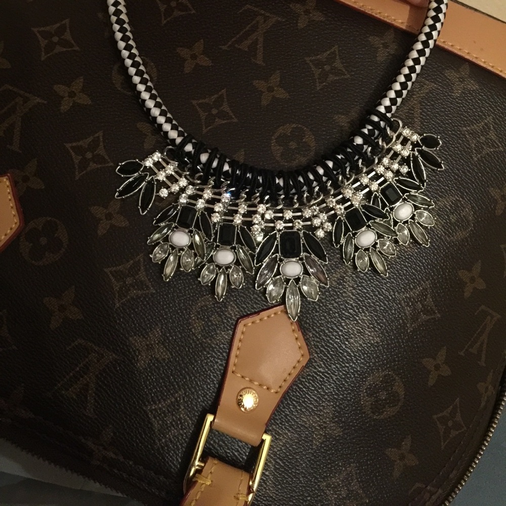 🆕Bloomingdales Statement Necklace