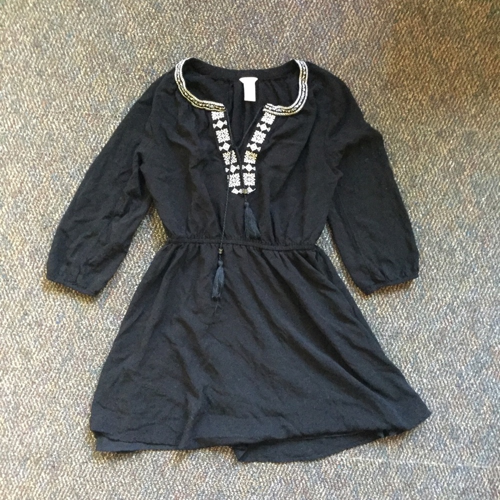 SOLD ❌ Forever 21 black embroidered dress