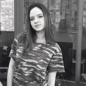 Meet your Posher, Rebecca