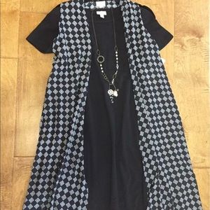 Lularoe SOLID BLACK carly