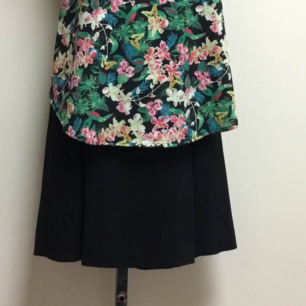 Marc Jacobs Knee Length Pleated Mini Skirt