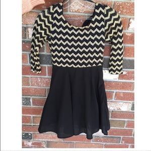 NWOT Girls Black Gold Chevron Bow Dress Size 8