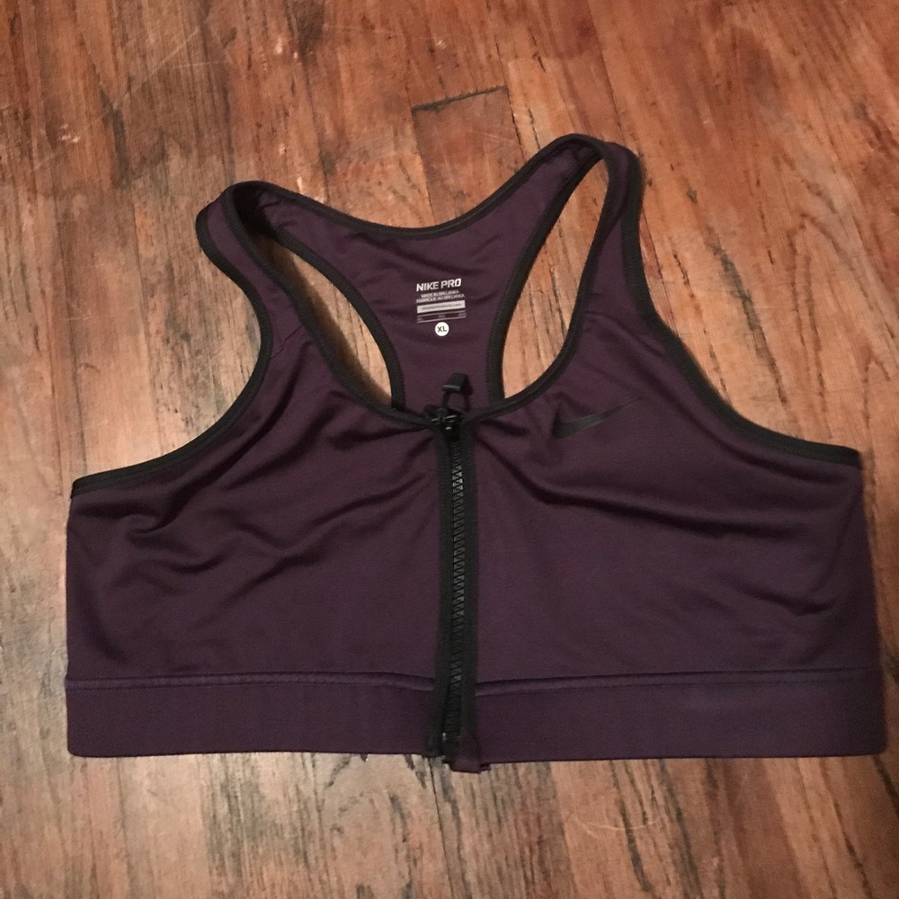 Plum zip up sports bra 🌟 (Bundles 2/$10)🌟