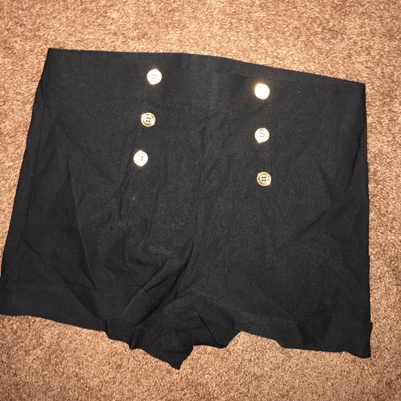 High rise black shorts - Picture 1 of 1