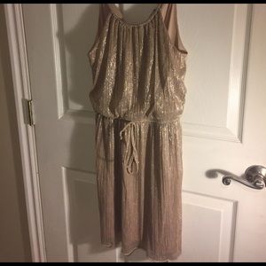 ❌Gold sparkly dress❌