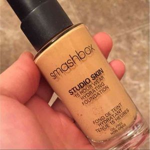 Smashbox studio liquid foundation