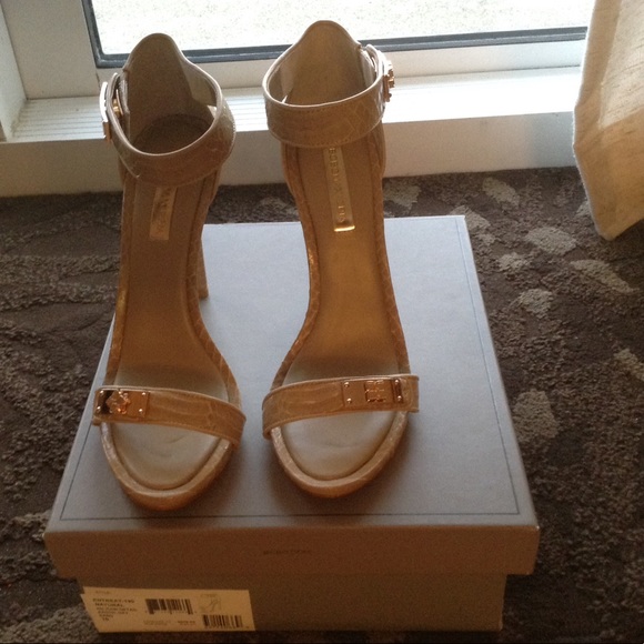 New - Picture 2 of 3