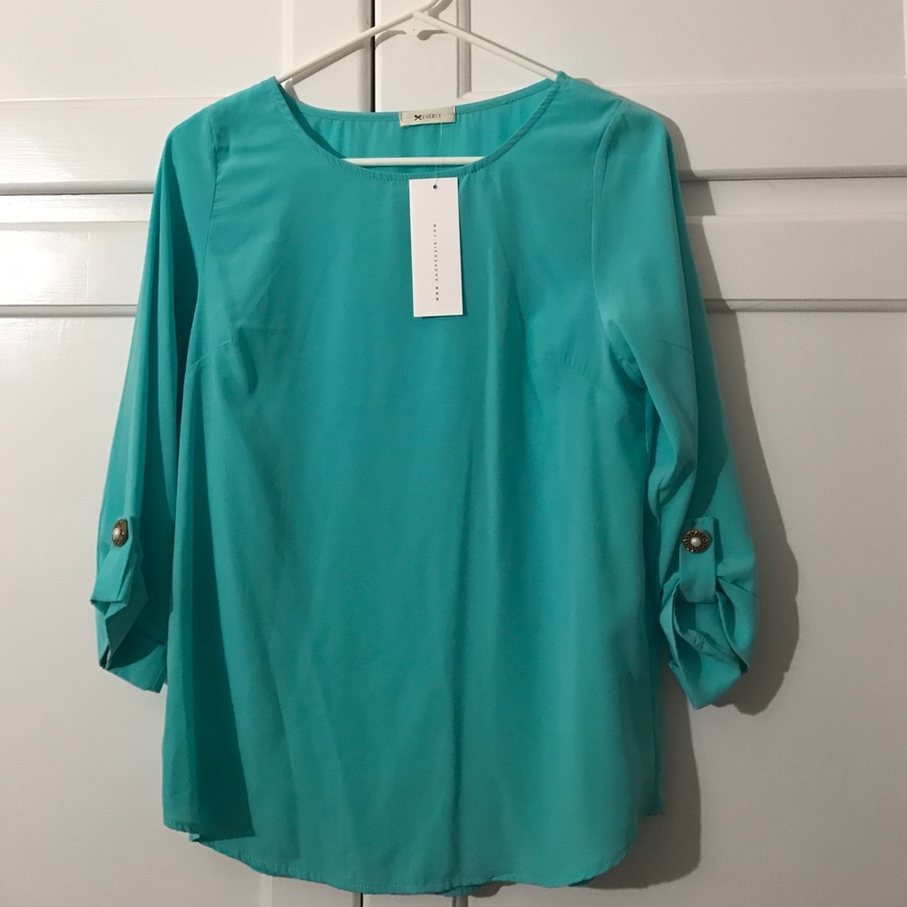 Mint green top