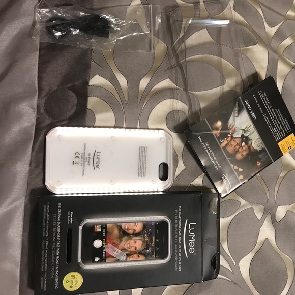 LuMee iPhone 6 case lights up - Picture 1 of 4