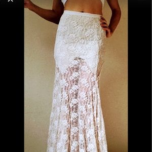 Last Sale Urban Outfitters skirt 💖