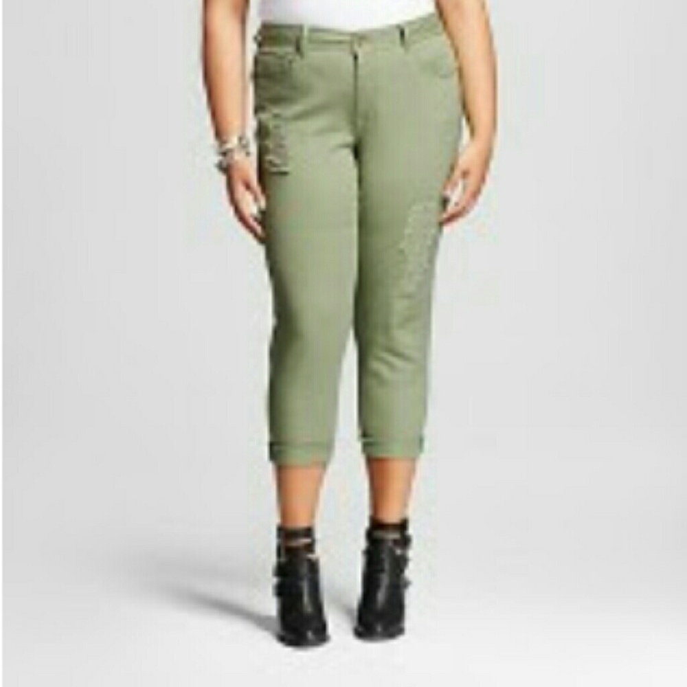 Beautiful Roll-up skinny capri jeans!