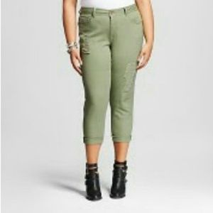 Beautiful Roll-up skinny capri jeans!