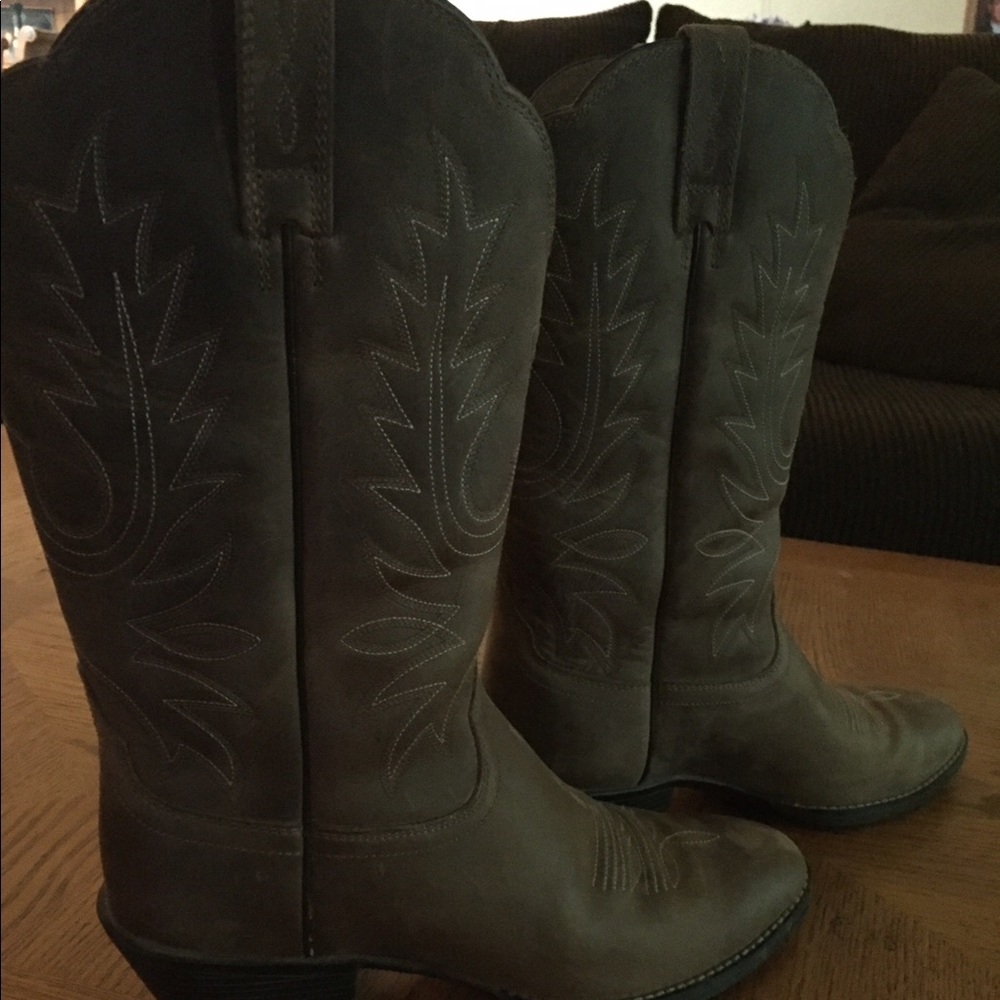 Ariat Cowboy boots