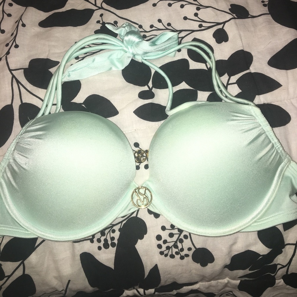 Mint Green VS Bombshell Bikini Top 👙