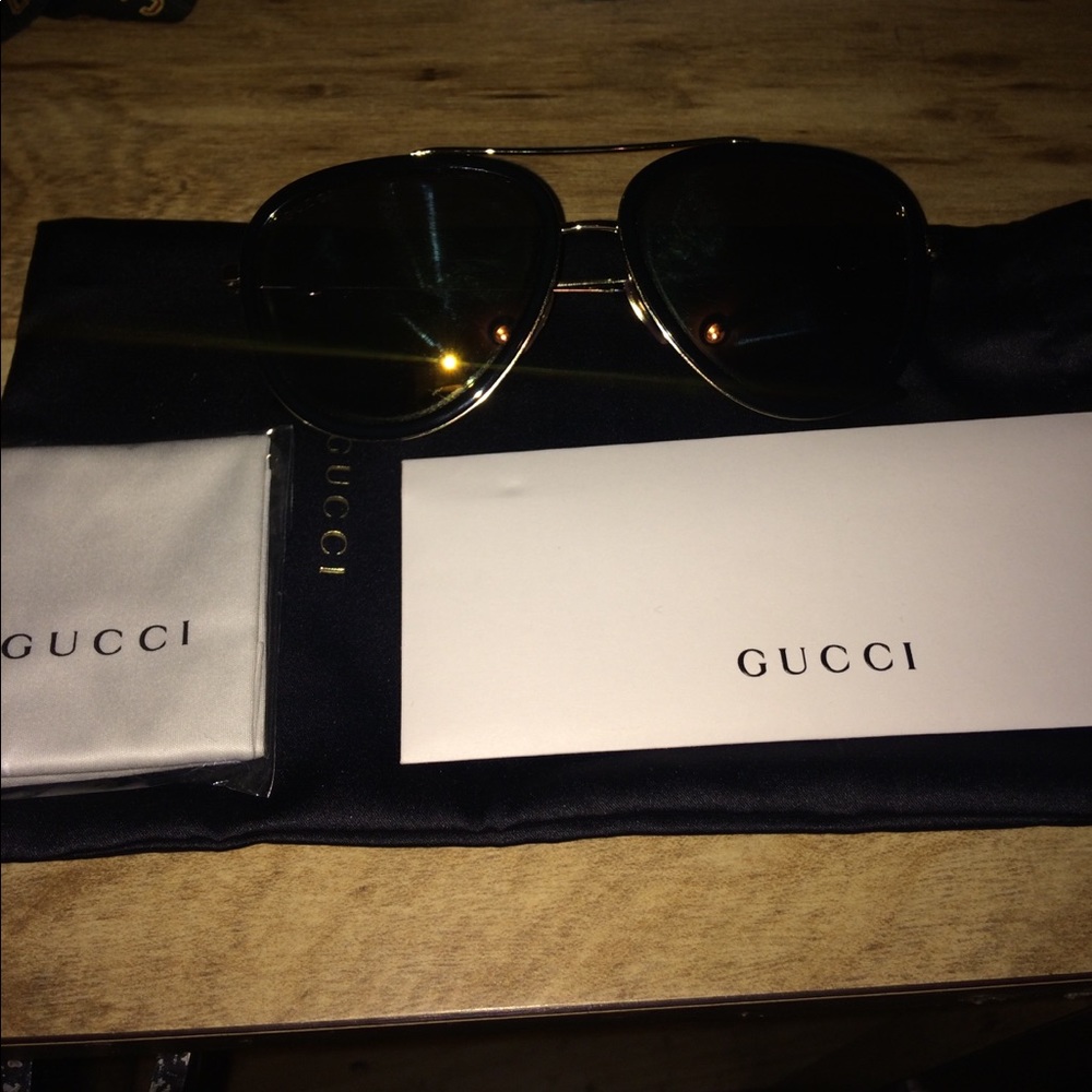 Aviator Gucci glasses