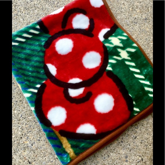 Hello Kitty Shawl - Picture 5 of 6