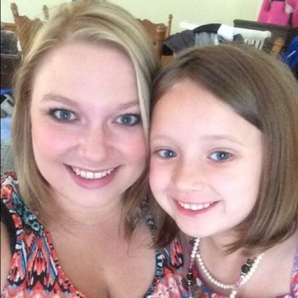 Meet your Posher, Erica - Picture 2 of 2