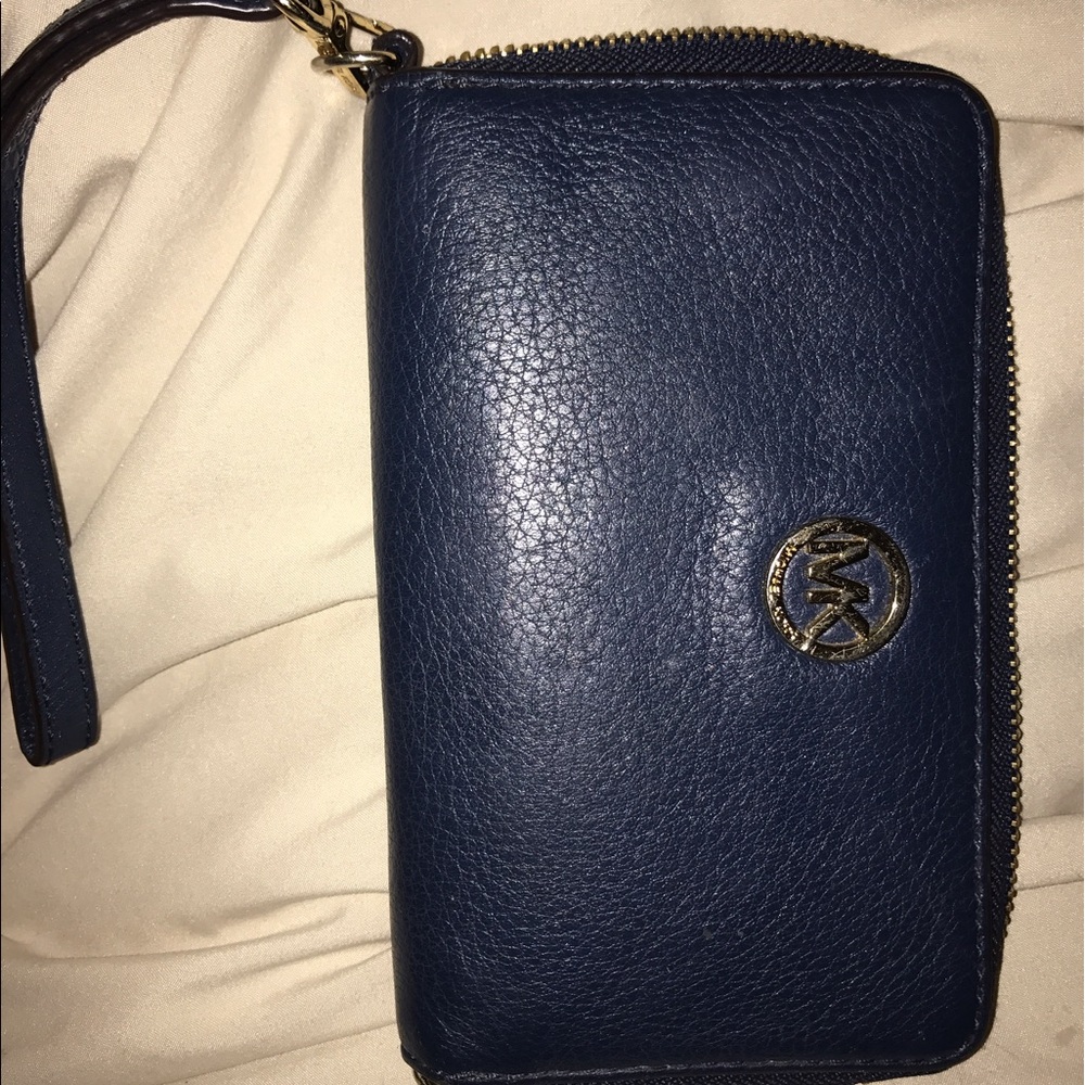 Michael Kors wristlet/wallet