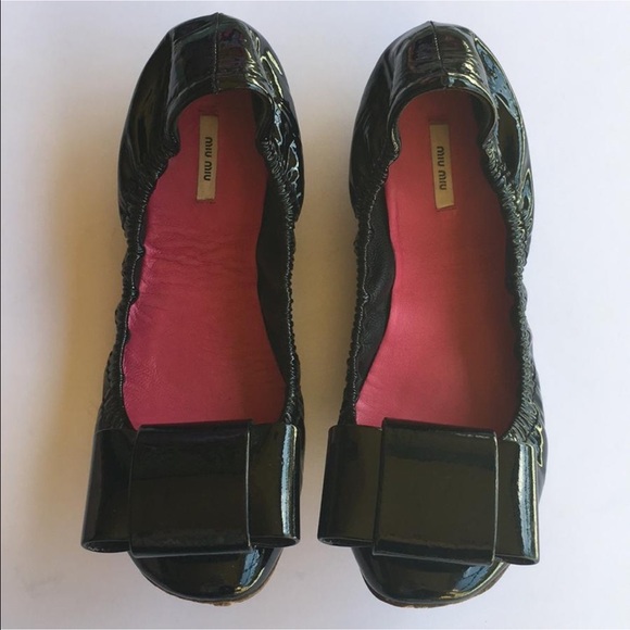 MIU MIU Black Patent Leather Scrunch Flats sz 6.5 - Picture 2 of 8