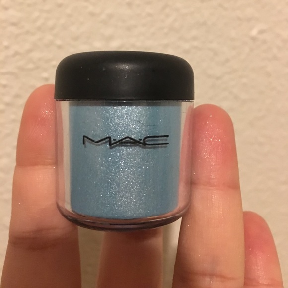 Mutiny Mac Cosmetics Pigment makeup shadow - Picture 2 of 5