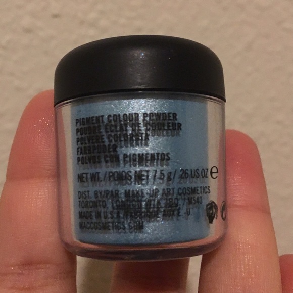 Mutiny Mac Cosmetics Pigment makeup shadow - Picture 3 of 5