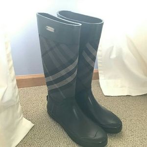 Burberry boots