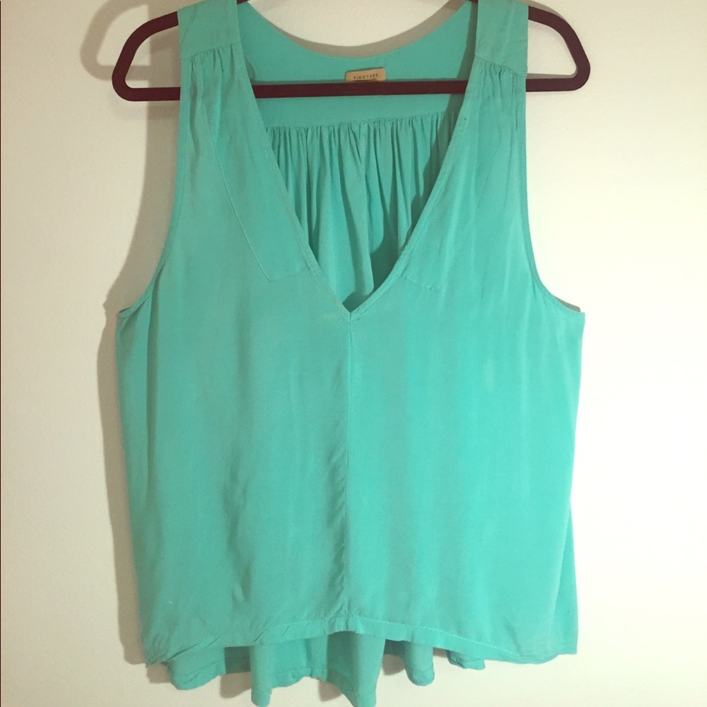 Veck Neck, High-Low Tank with Pleated Racerback