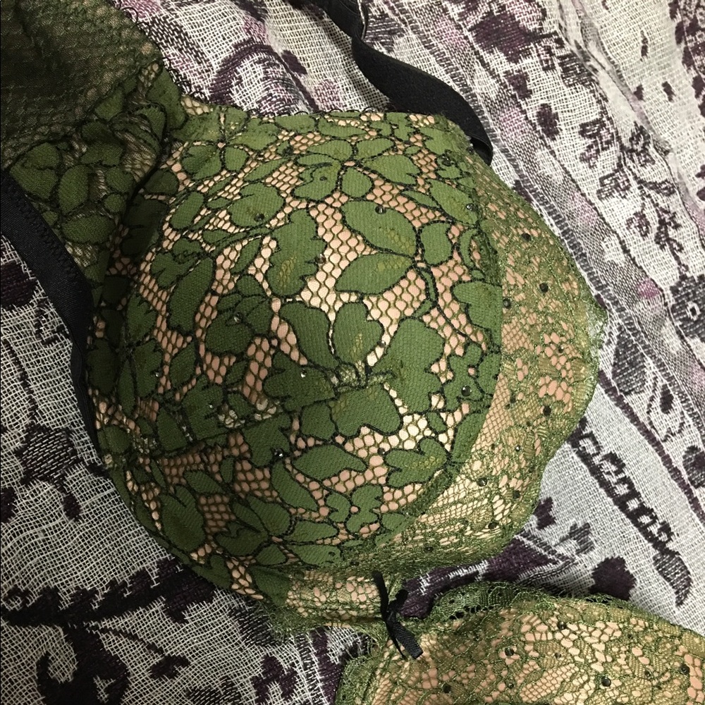 Victoria Secret Bra - Picture 3 of 4