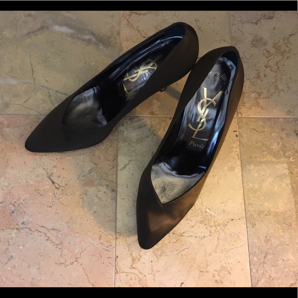 Beautiful YSL heels! - Picture 2 of 6