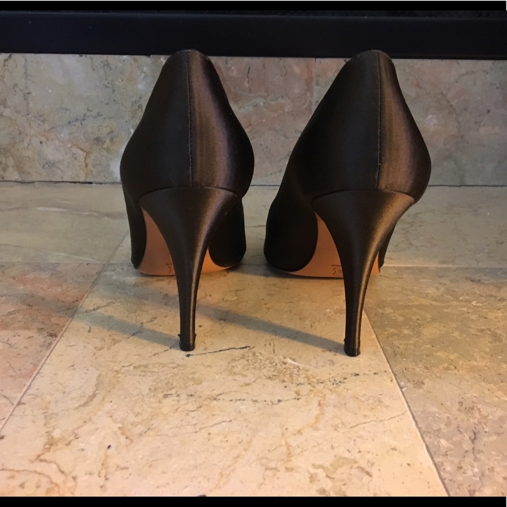 Beautiful YSL heels! - Picture 4 of 6