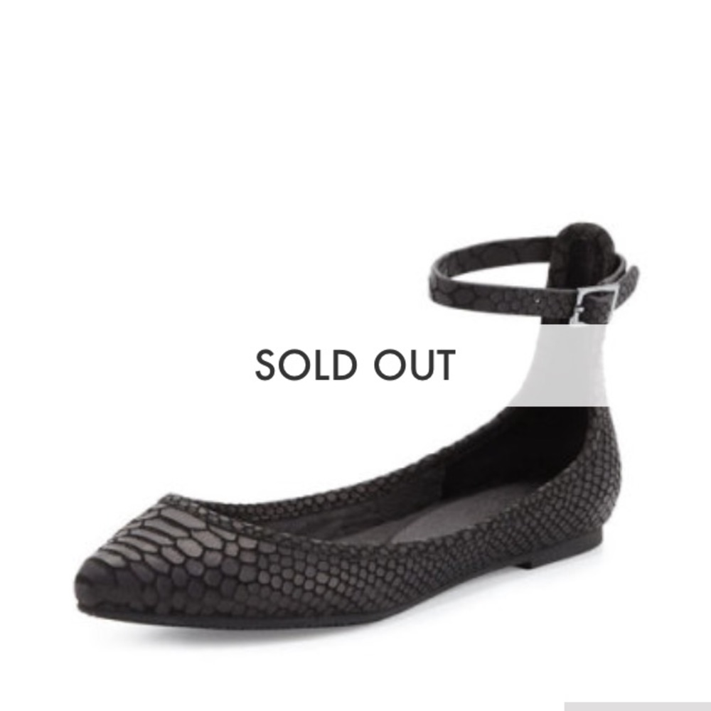 ISO joie temple flats in black leather