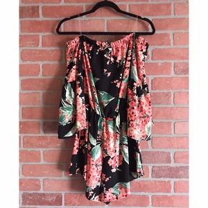SOLD on M ‼️ Floral Printed Off Shoulder Romper