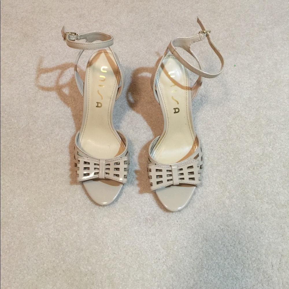 Unisa cream bow tie heels!!