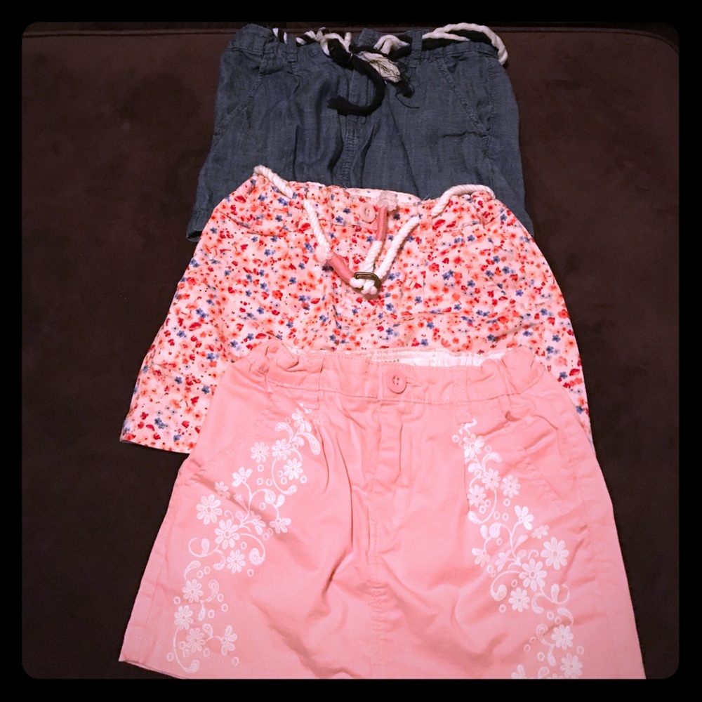 Sold... H&M girls skirts size 7/8