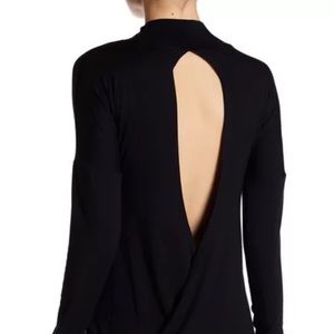 Go Couture Turtleneck Keyhole Shirt, Size M