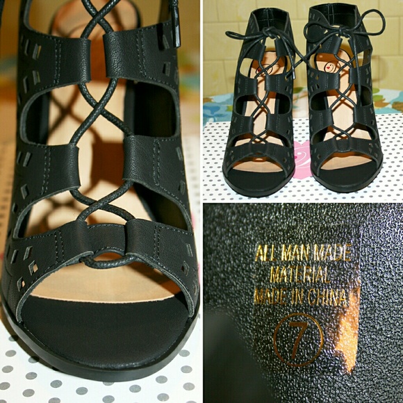 BLACK Laser Cut Lace-Up Caged Open Toe Booties NIB - Picture 8 of 8