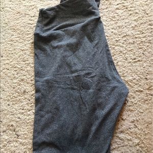 BNWOT Lularoe heathered gray leggings OS