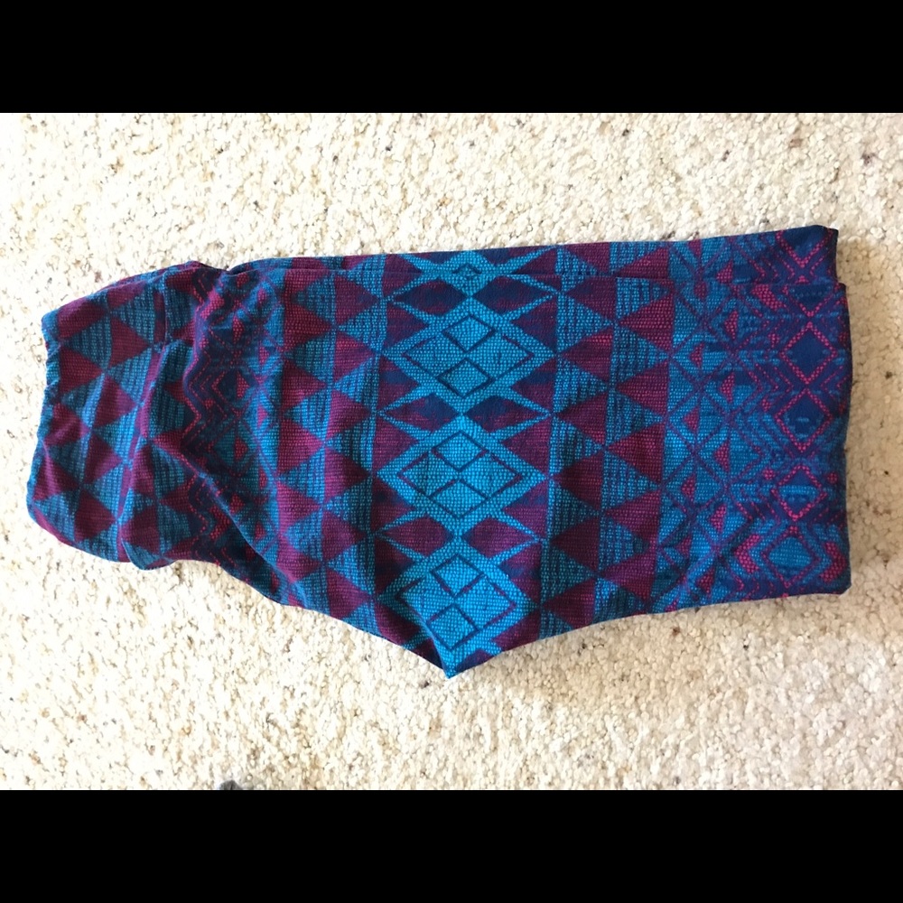 Lularoe OS Leggings blue magenta purple geometric