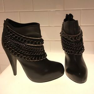 dolce vita, size 6.5, never worn, leather booties.