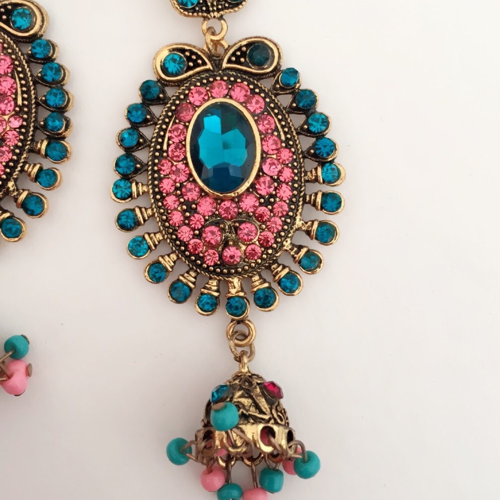 #B15 Antique Classy Dangle Earrings - Picture 2 of 5